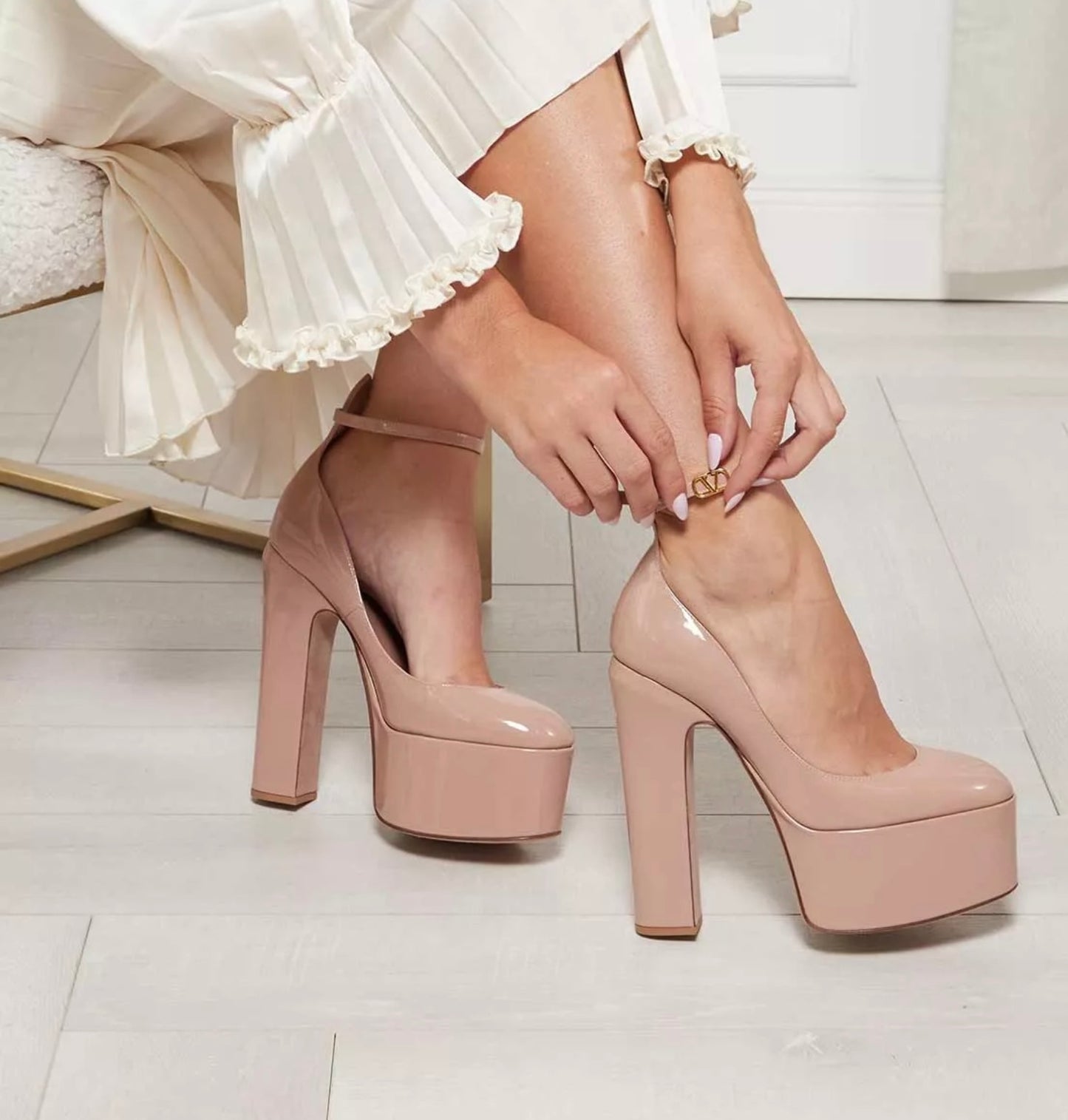 VALENTINO GARAVANI TAN-GO PLATFORM PUMP IN PATENT LEATHER 155 MM, SIZE 8.5