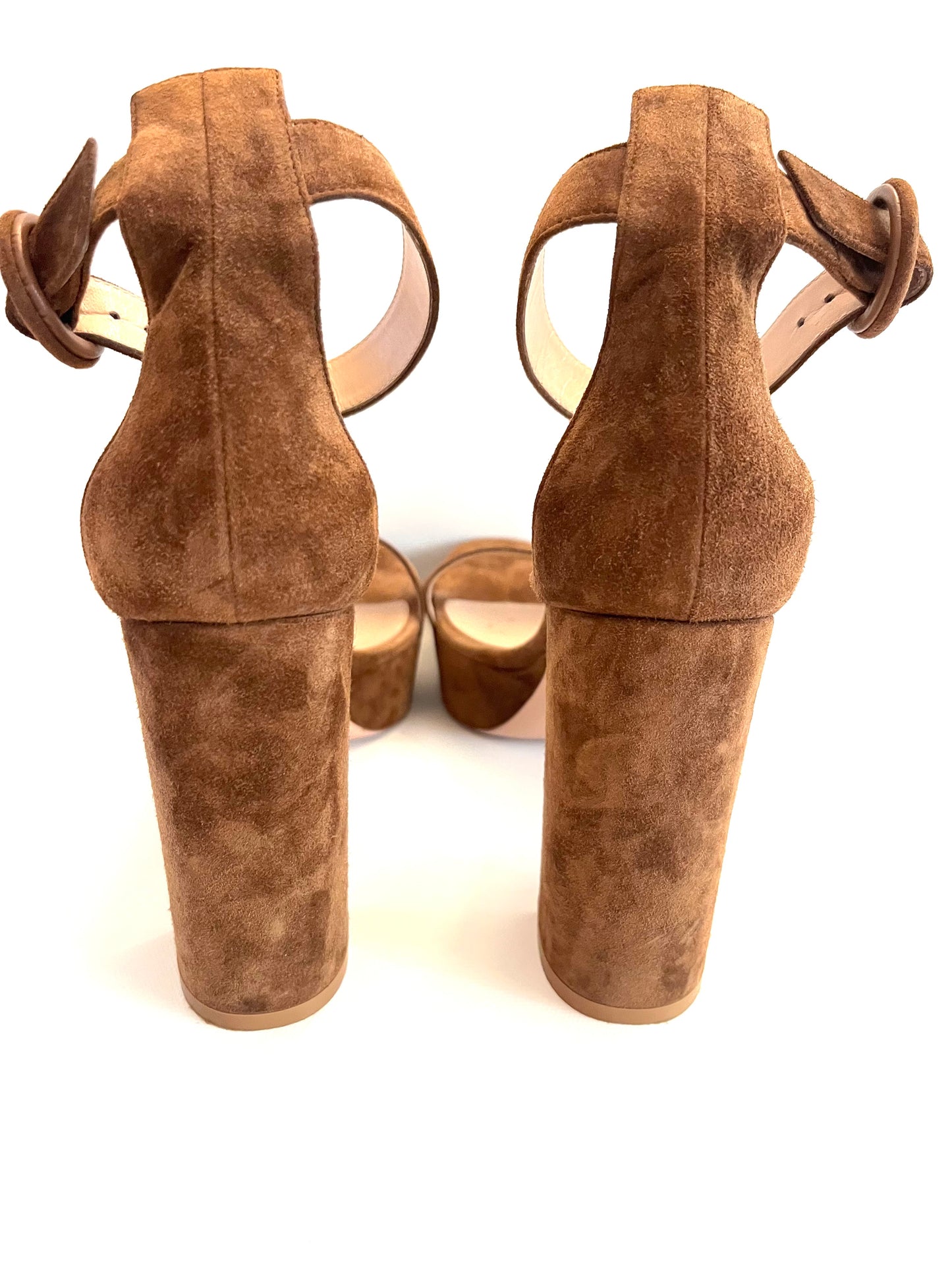 GIANVITO ROSSI
brown suede platform sandals, size 38.5