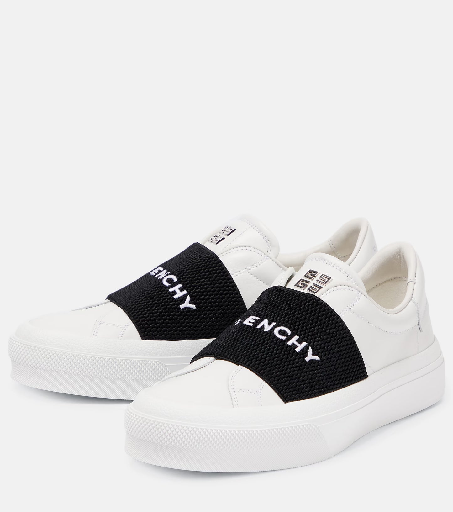 GIVENCHY BRAND NEW
City Sport leather sneakers, Size 36