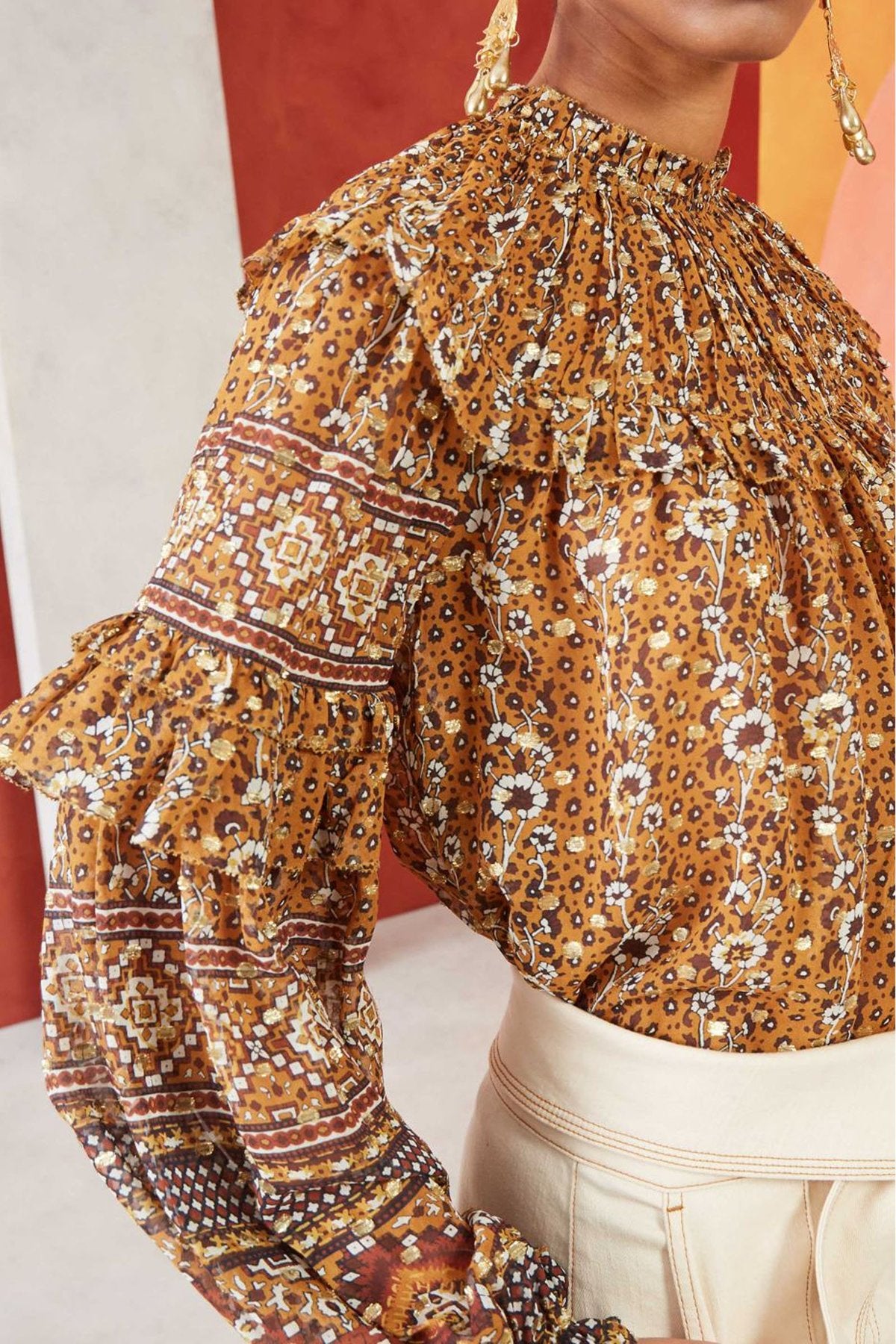 ULLA
JOHNSON
ELENI BLOUSE - OCHRE, Size 6