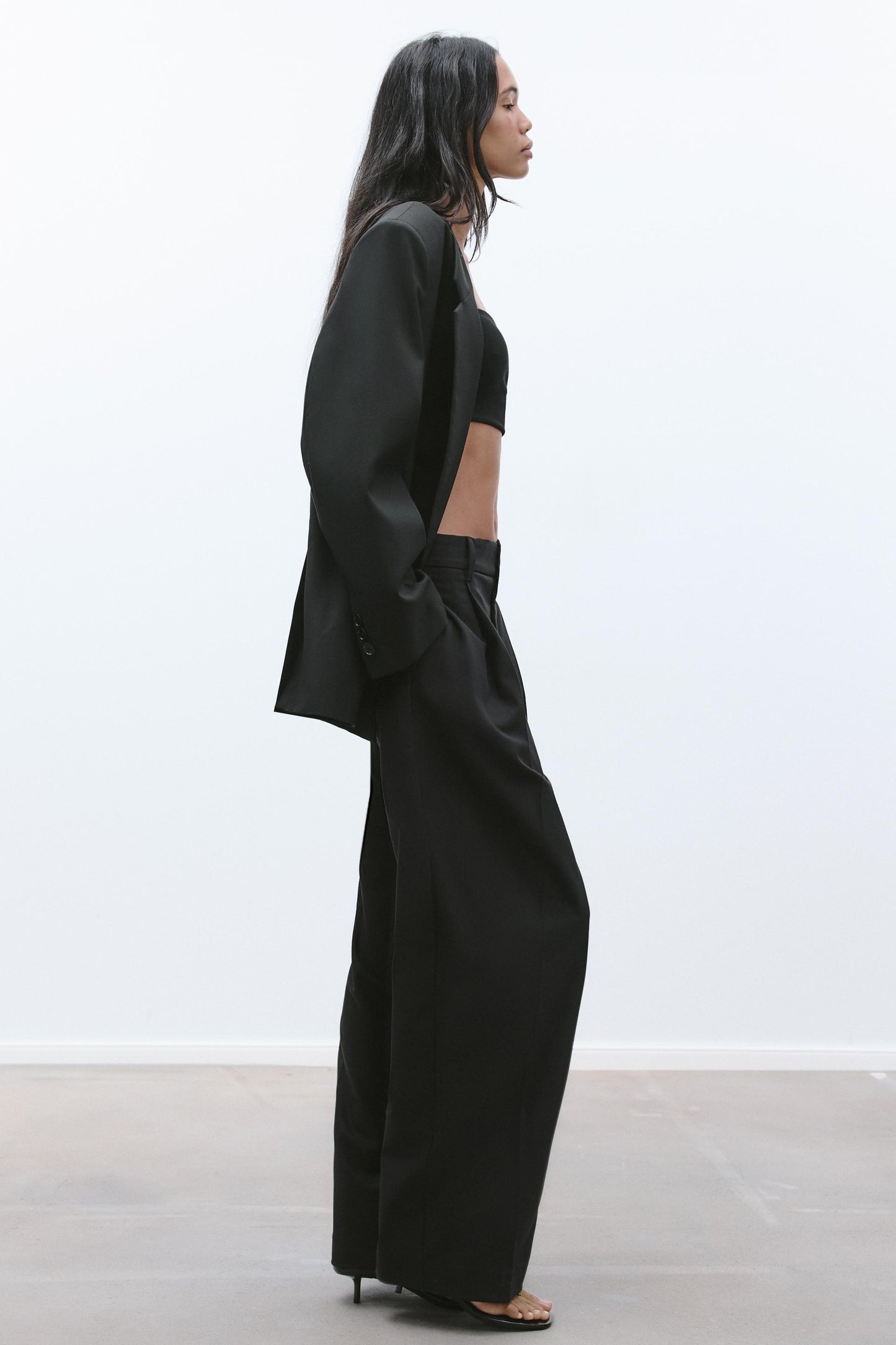 Zara black pleated dress pants, large