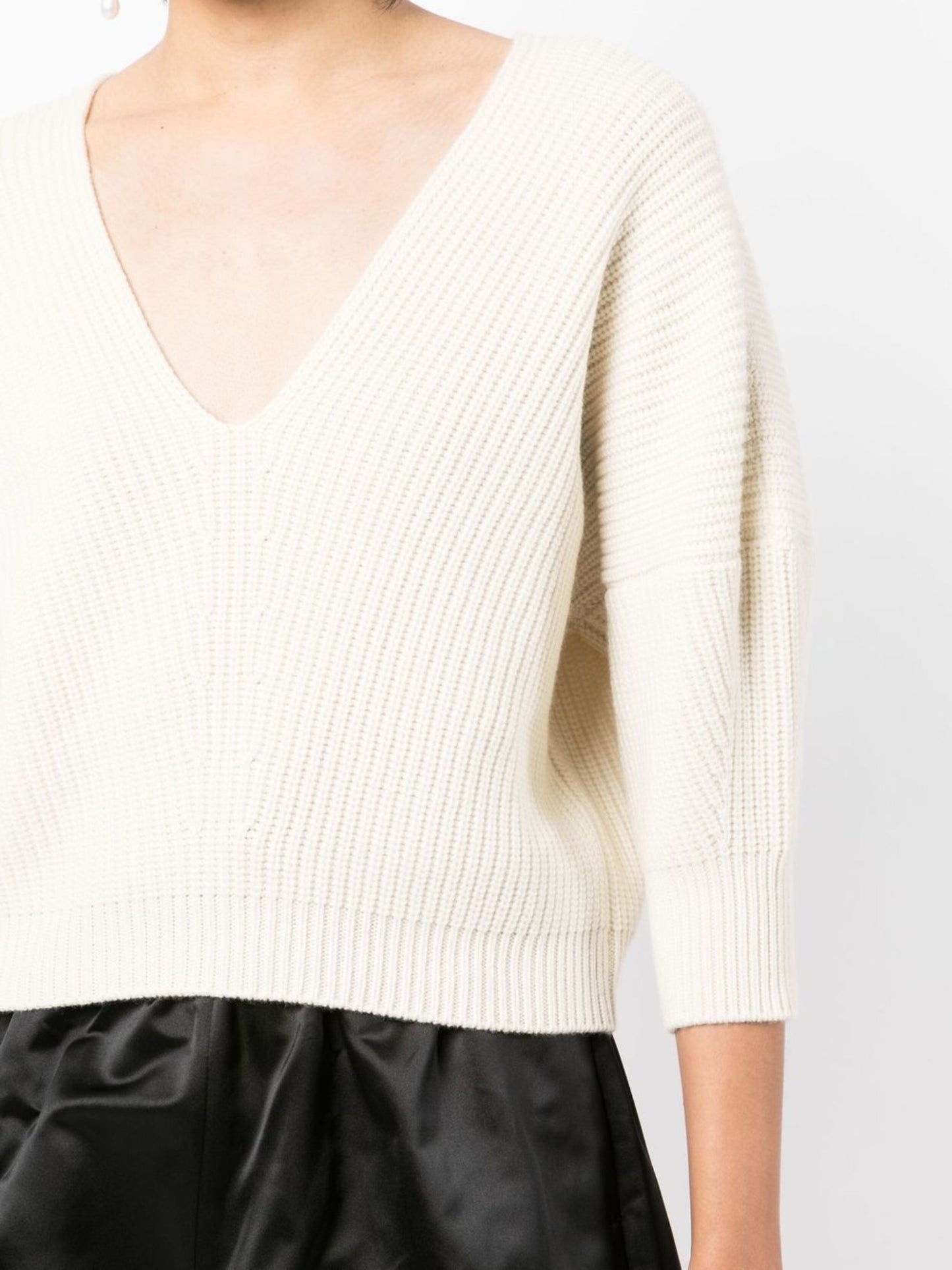 SA SU PHI
V-neck ribbed-knit jumper, size 42