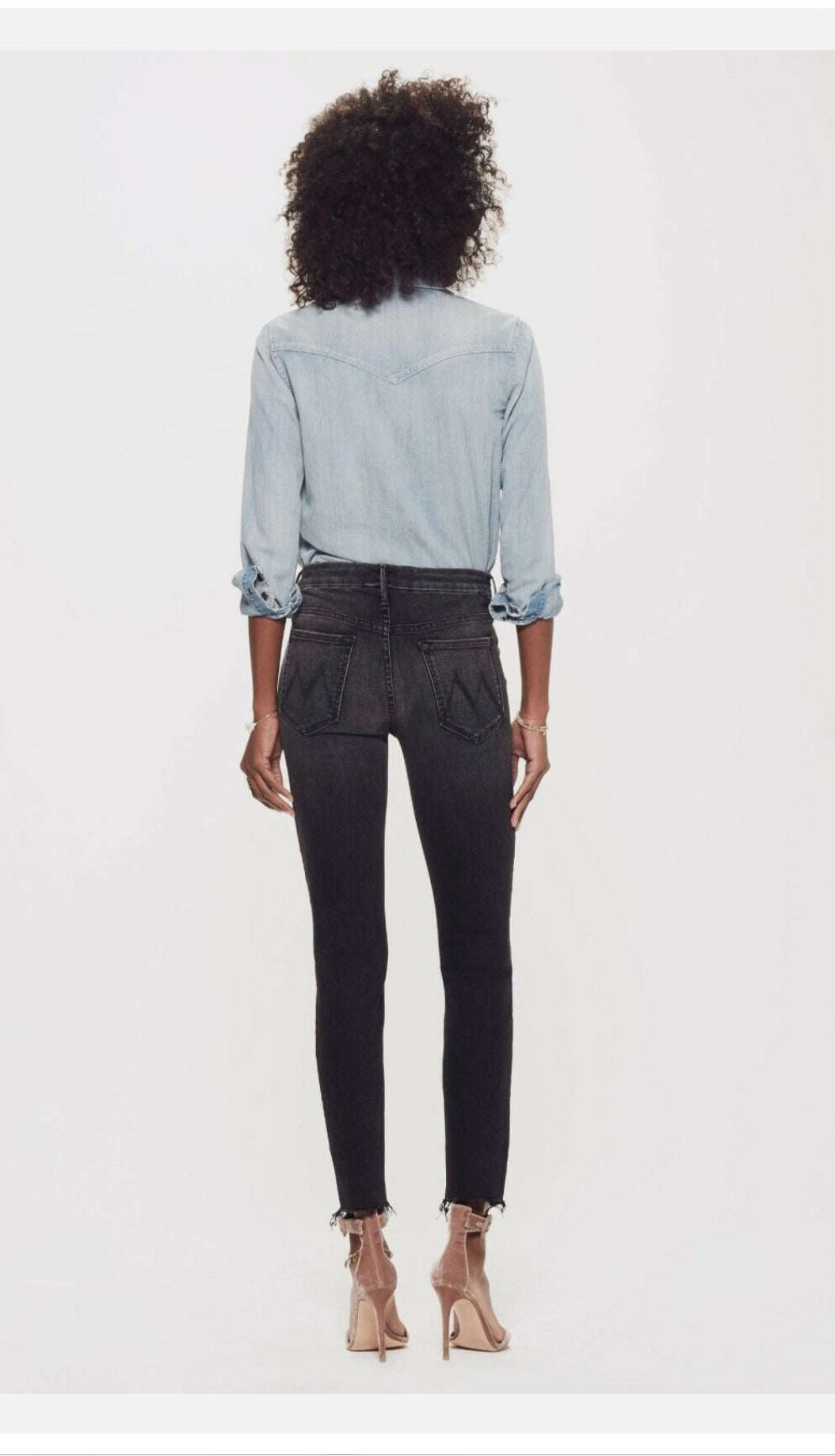 Mother denim looker distressed zip fray faded black, size 29