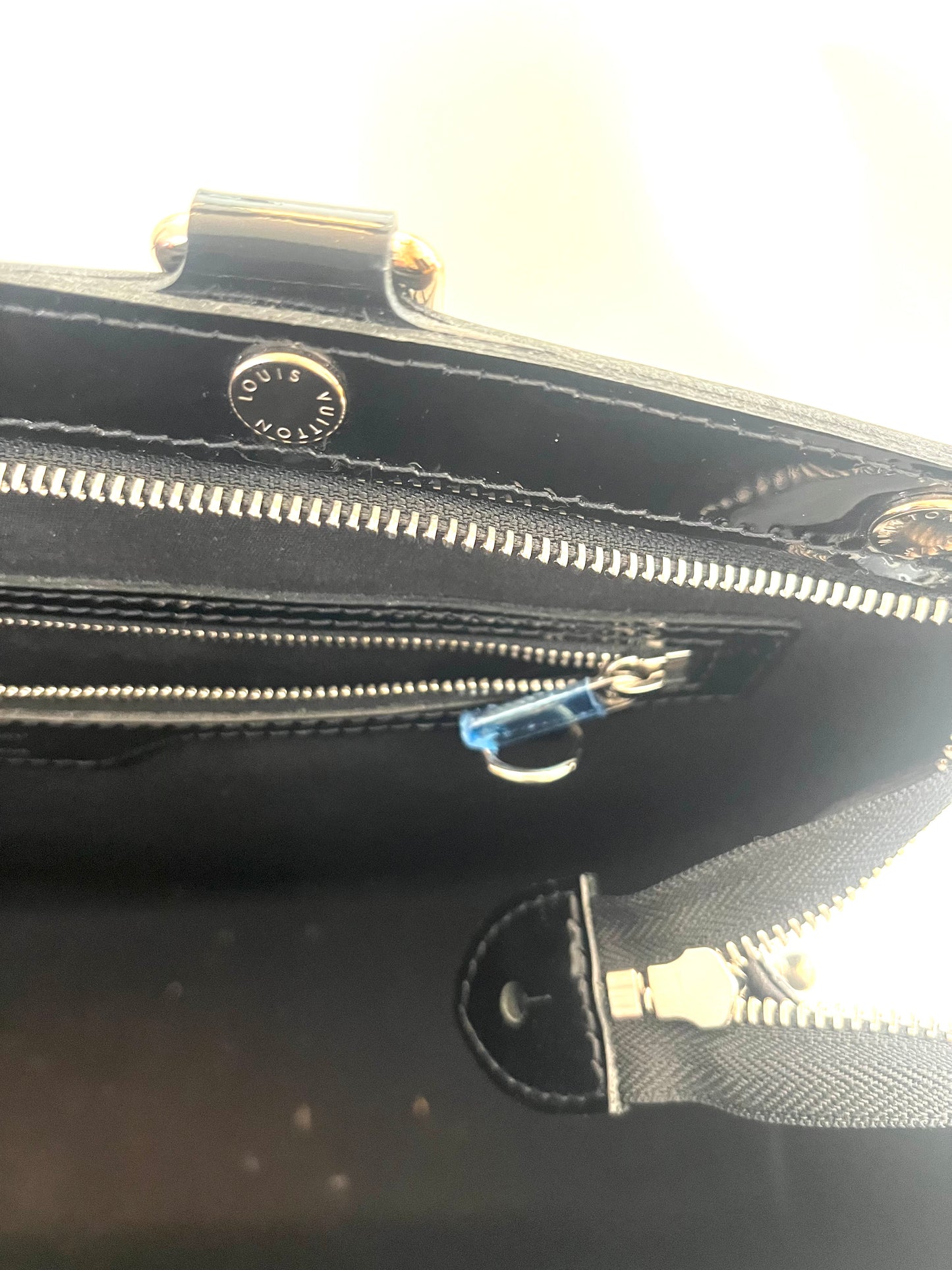 Louis Vuitton
Epi Leather Black Electric Brea MM
