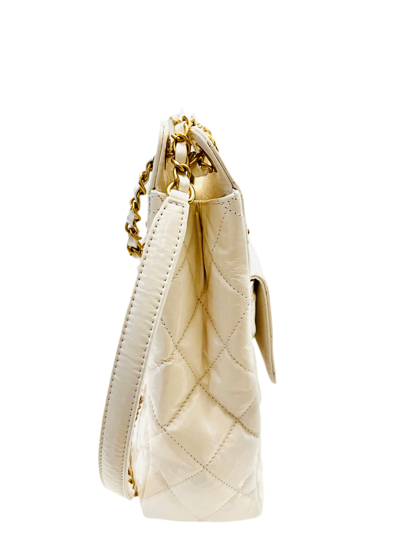 CHANEL Wavy CC Medium Hobo Bag