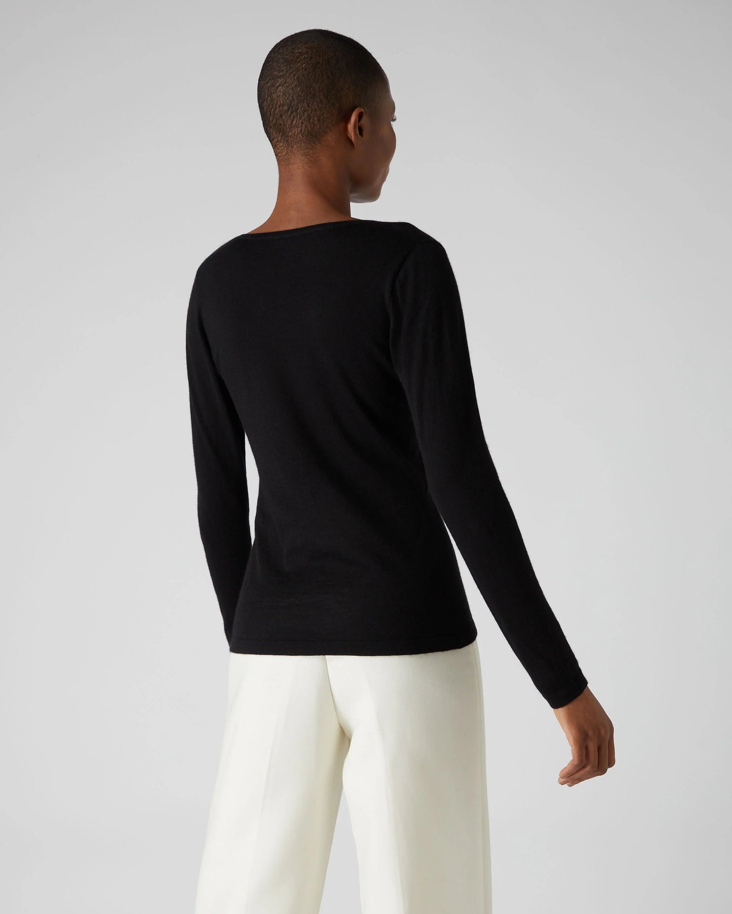 N. PEAL WOMEN'S IMOGEN SUPERFINE CASHMERE V NECK JUMPER IN BLACK, SMALL