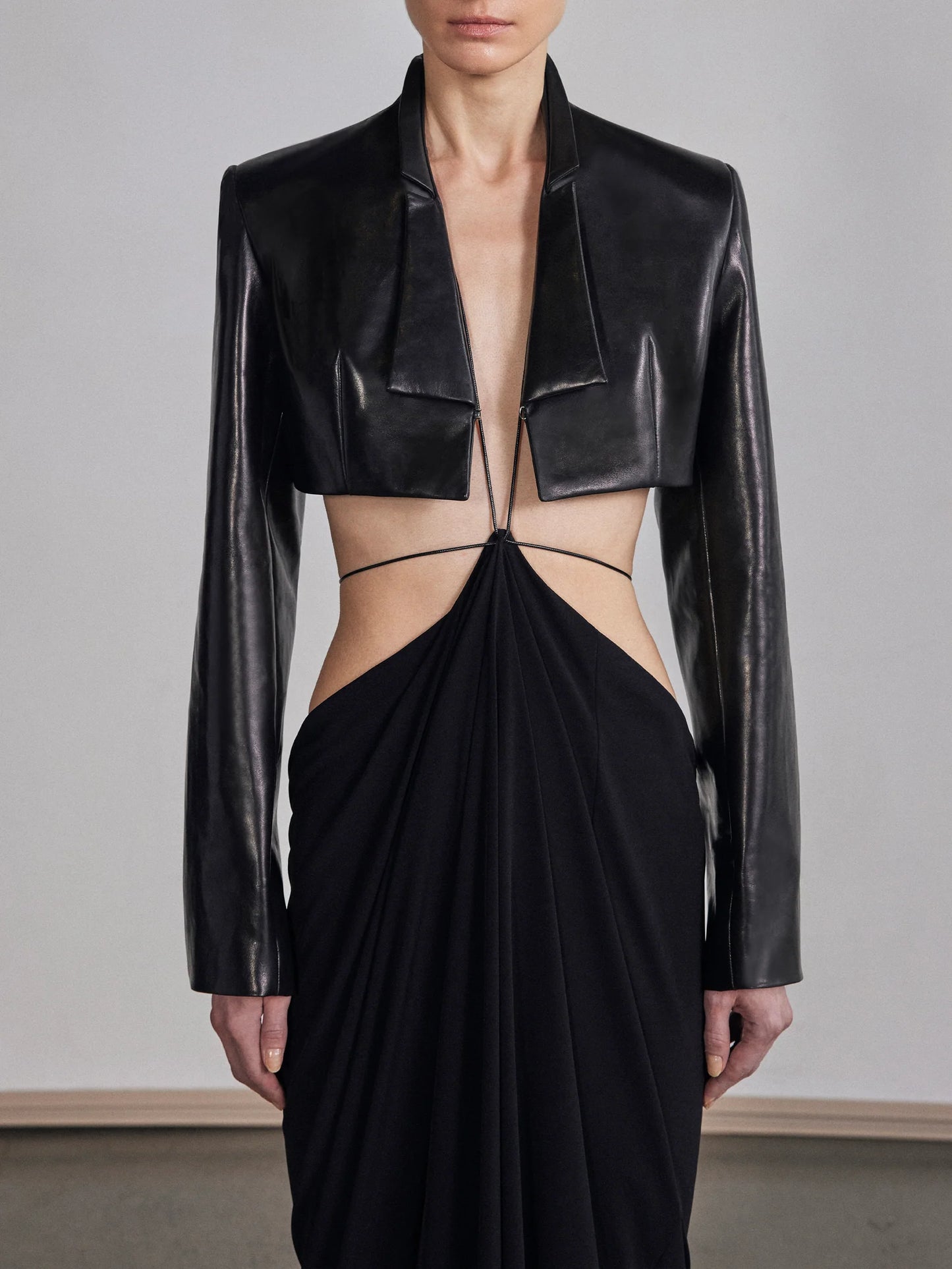 GRACE LING CROPPED LEATHER BLAZER WITH SLENDER LAPELS - BLACK, FR34