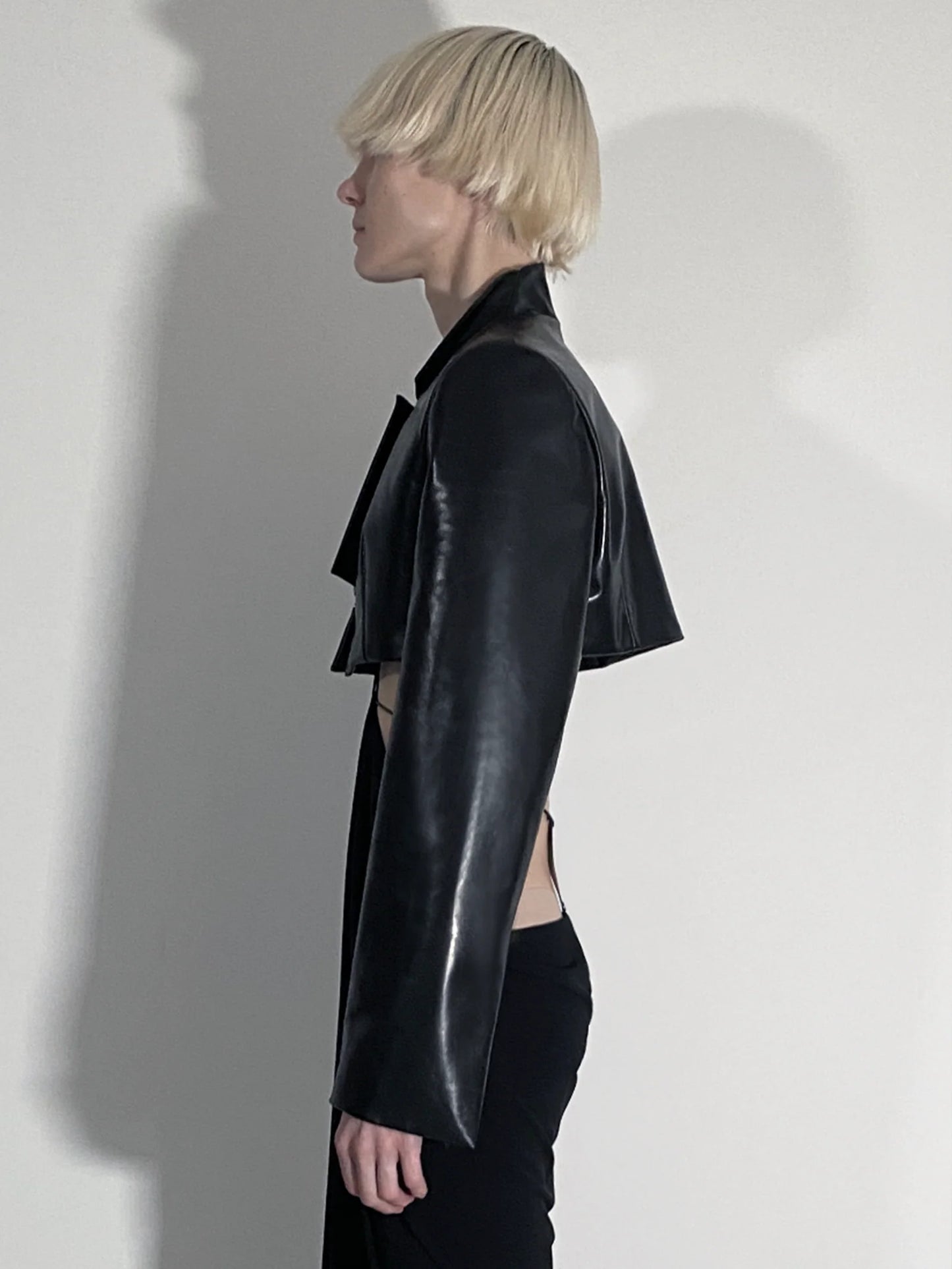 GRACE LING CROPPED LEATHER BLAZER WITH SLENDER LAPELS - BLACK, FR34