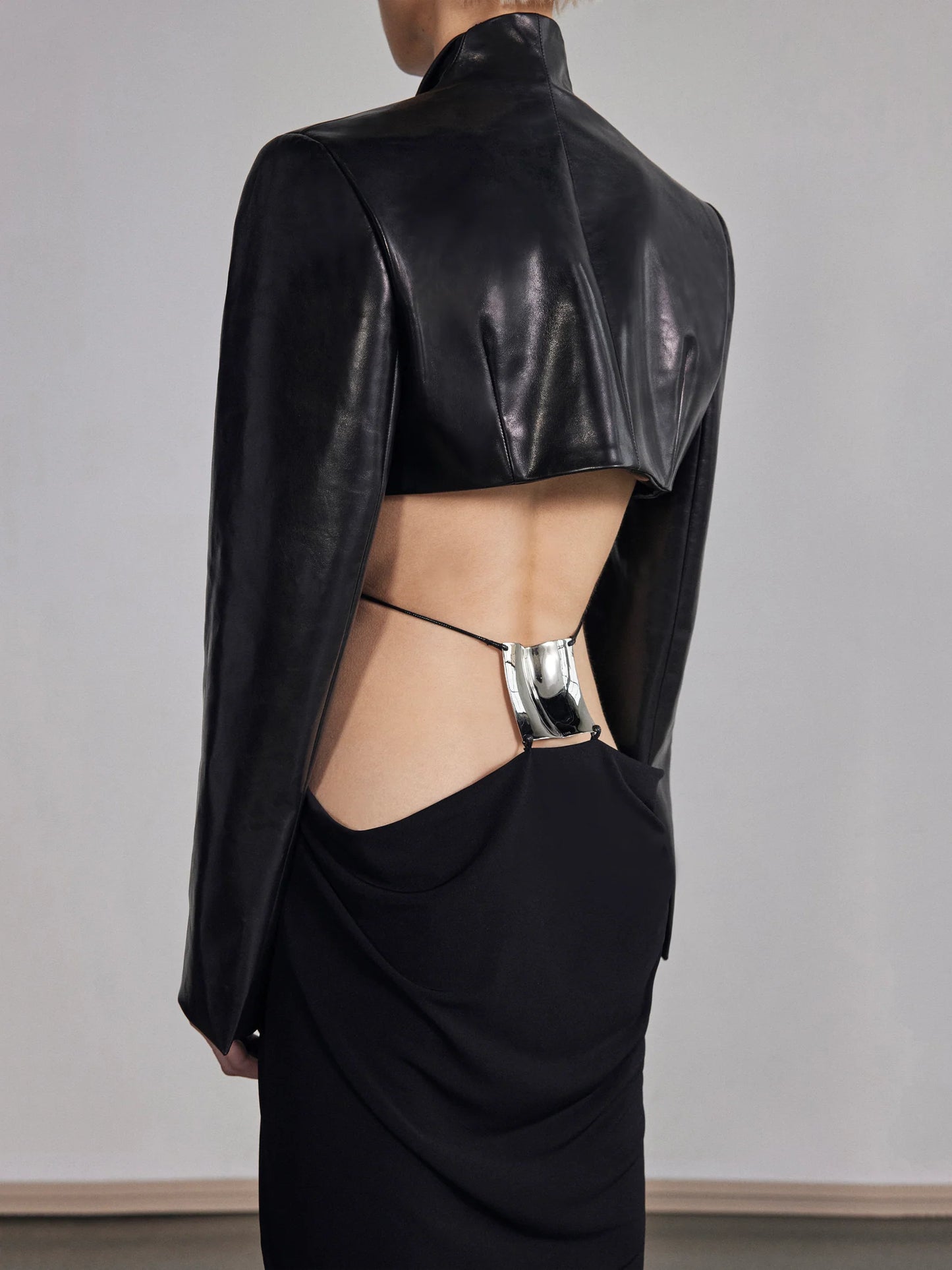 GRACE LING CROPPED LEATHER BLAZER WITH SLENDER LAPELS - BLACK, FR34