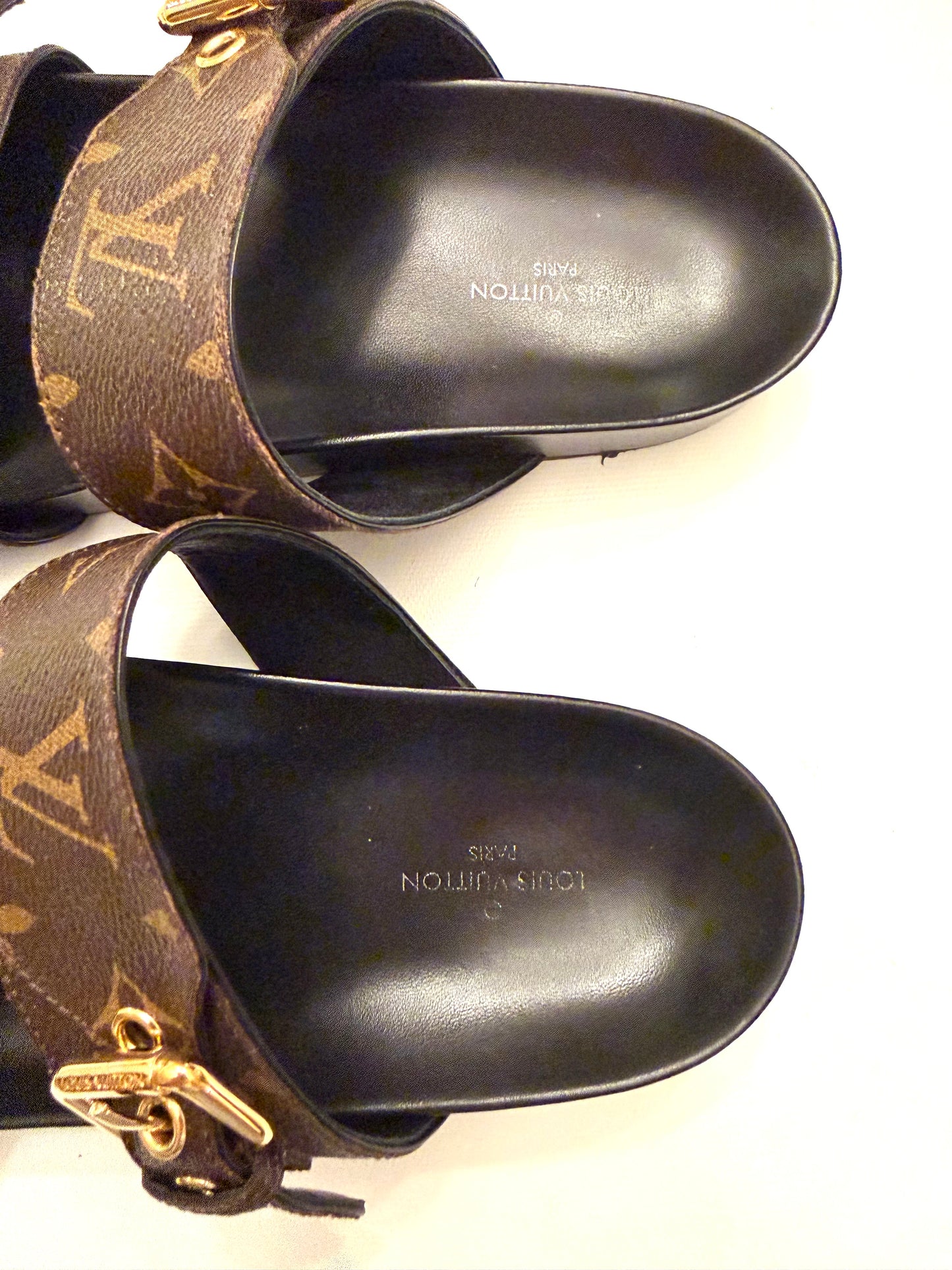 Louis Vuitton Bom Dia Flat Comfort Mule, Size 37 ￼