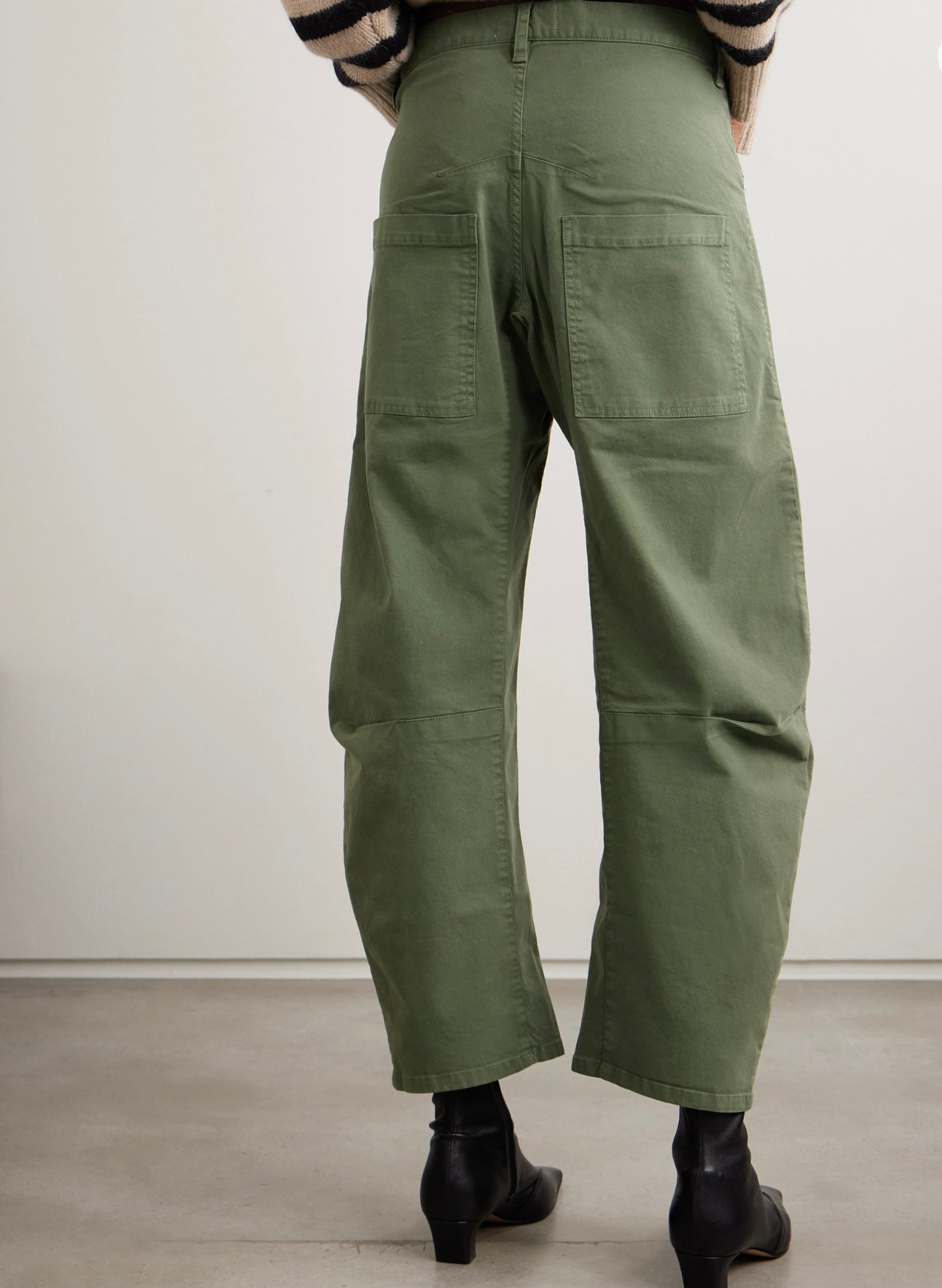 Nili Lotan Shon cotton-blend twill barrel-leg pants Green Pants, SIZE 0 (FITS OVERSIZED)  Size 28