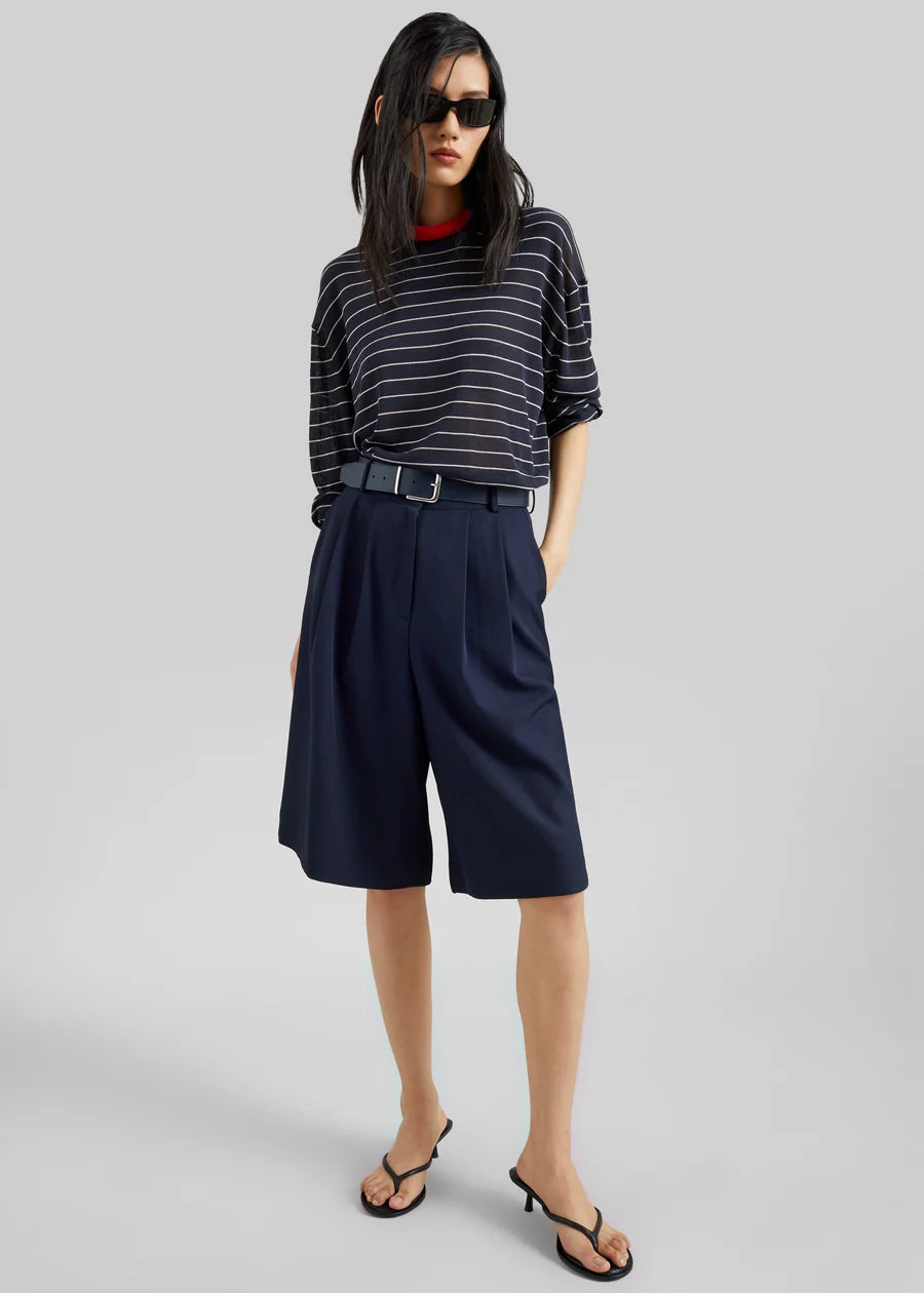 The Frankie Shop MARTEL PLEATED BERMUDA SHORTS - NAVY, Small