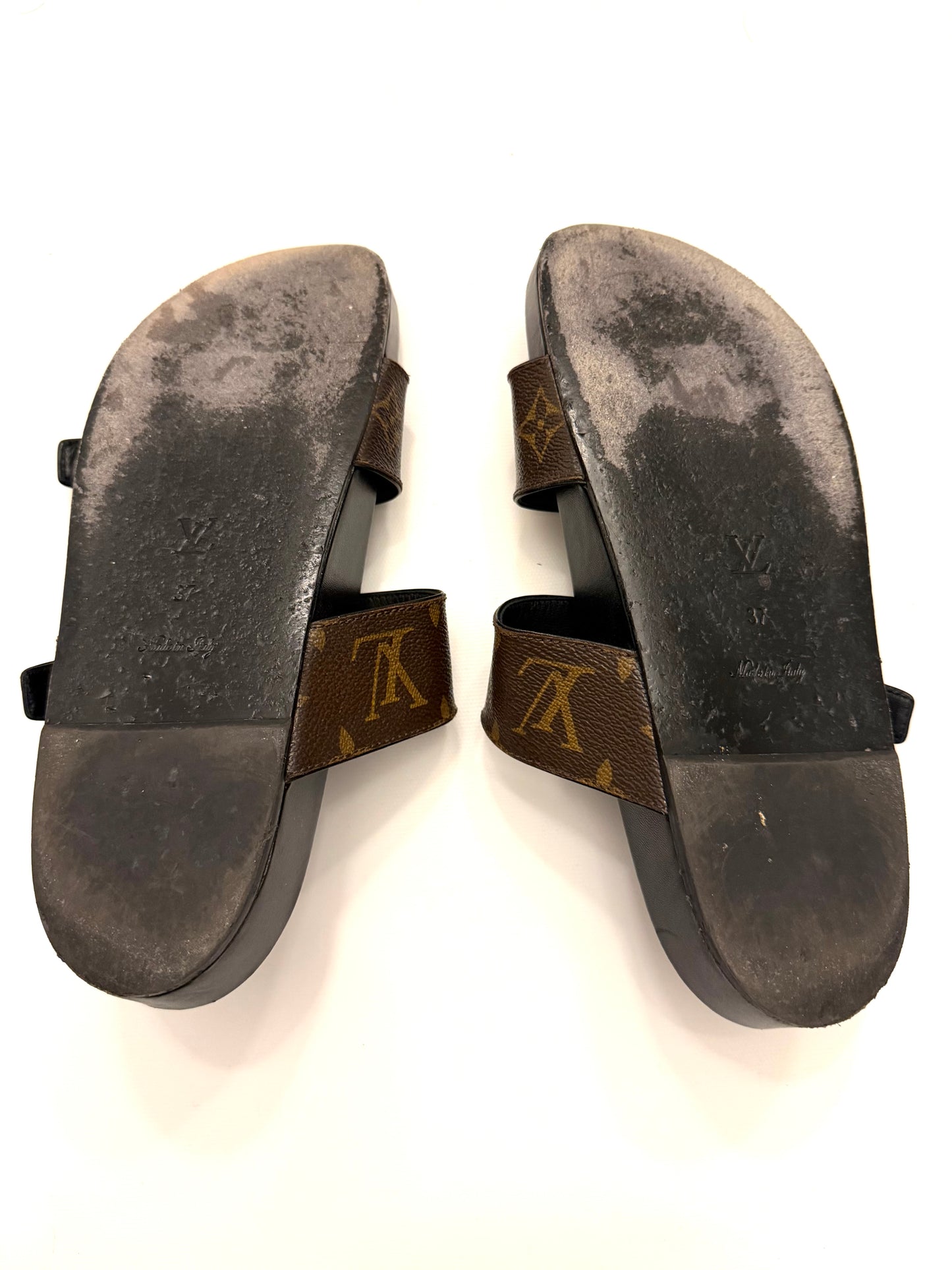 Louis Vuitton Bom Dia Flat Comfort Mule, Size 37 ￼