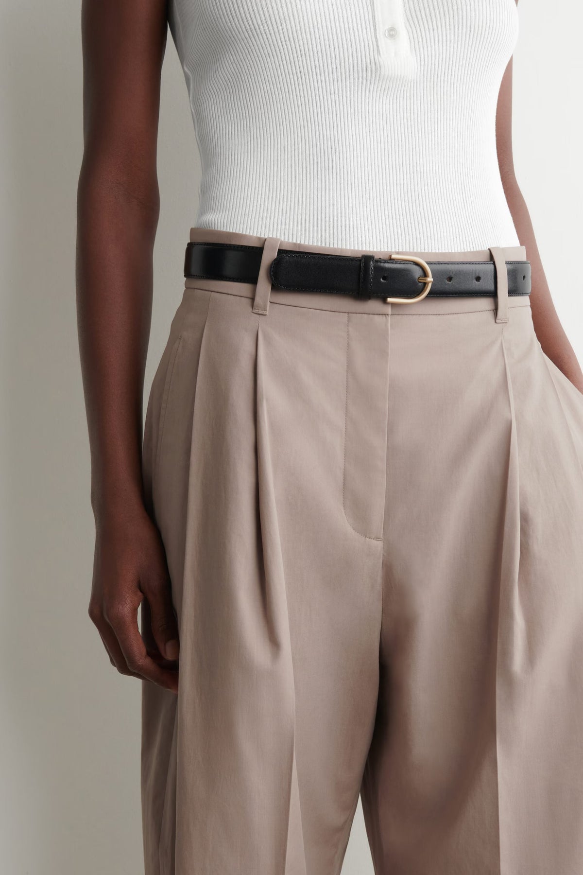 COS TAILORED COTTON BARREL-LEG PANTS, Size 4
