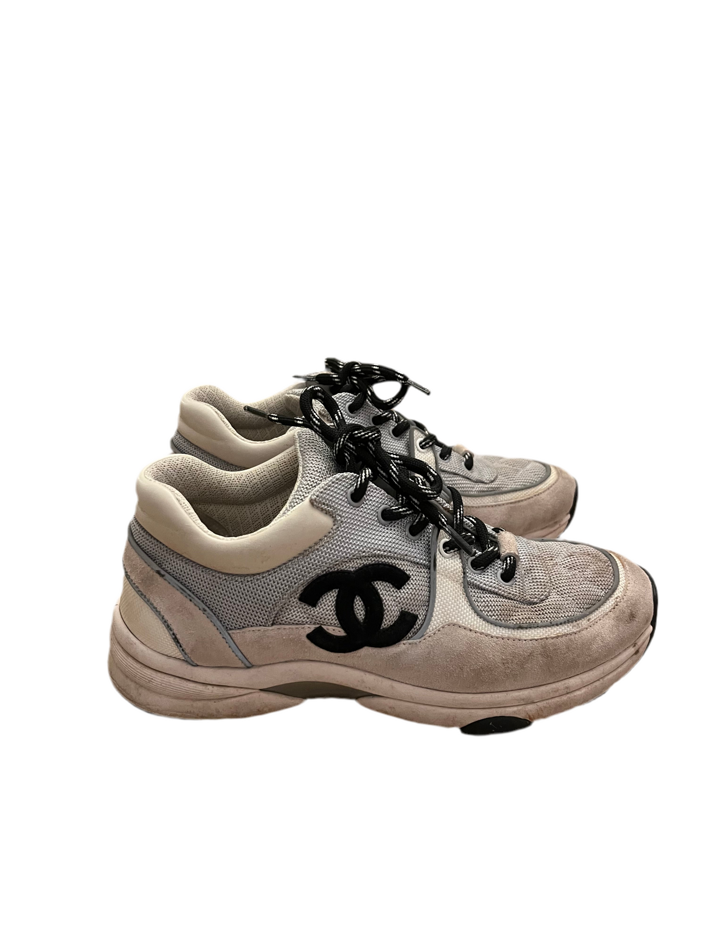 Chanel Interlocking CC Logo Leather Sneakers
Women's Size 8.5, 39
