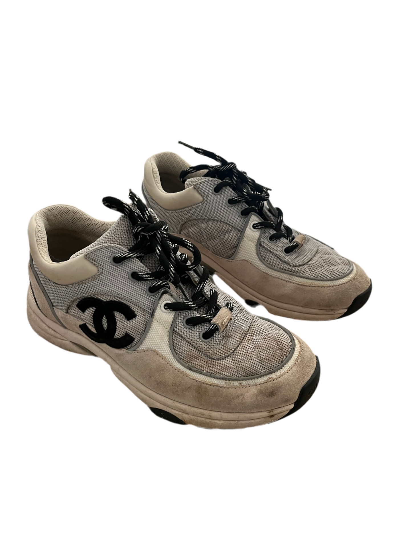 Chanel Interlocking CC Logo Leather Sneakers
Women's Size 8.5, 39
