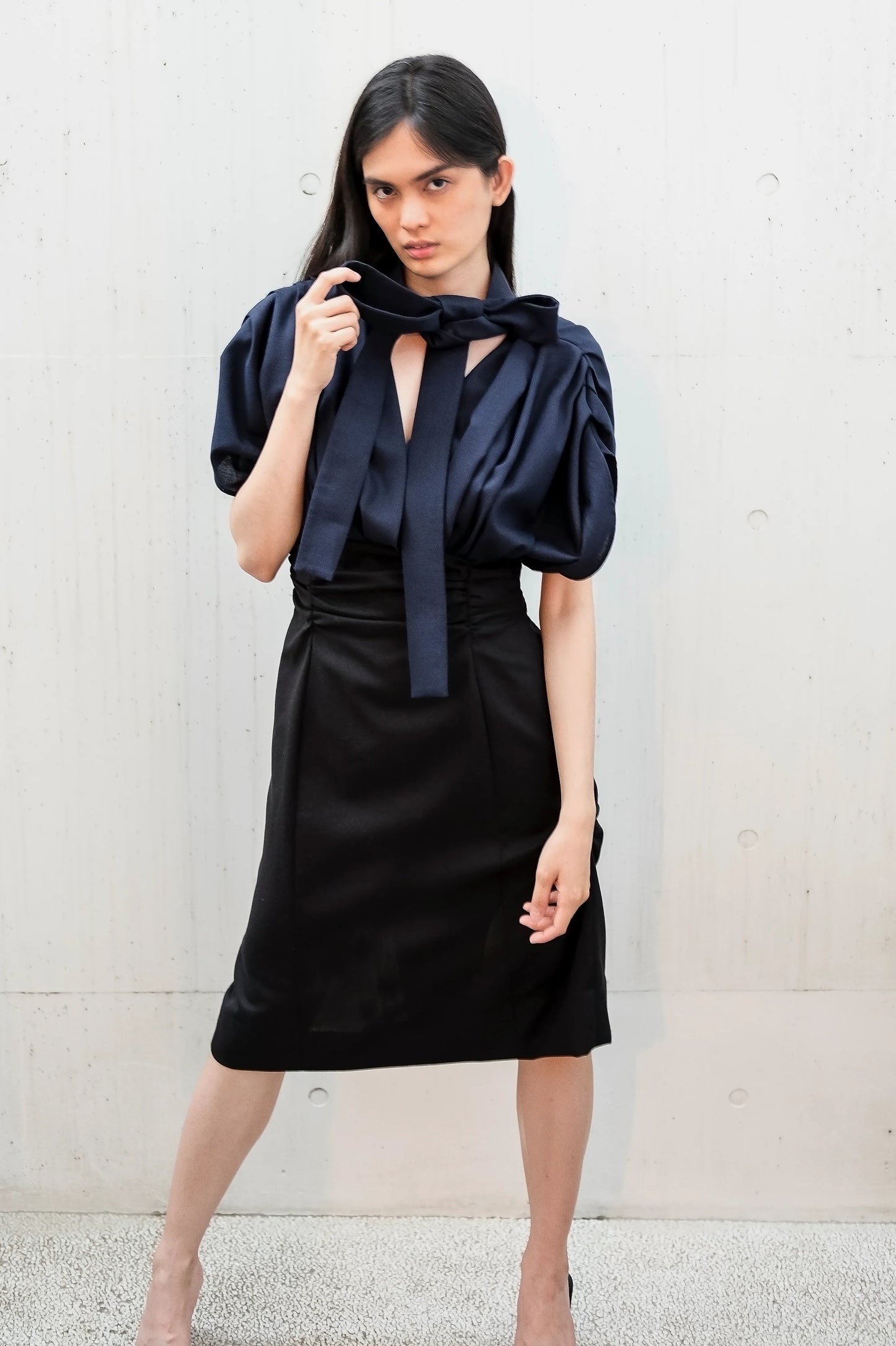 Jacquemus La Robe Madame Ribbon Detail Midi Dress in Navy Blue Wool, SIZE 40