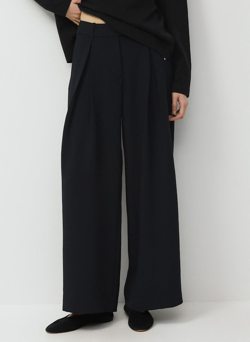 Aritzia Codex Pant - Crepette, Size 2