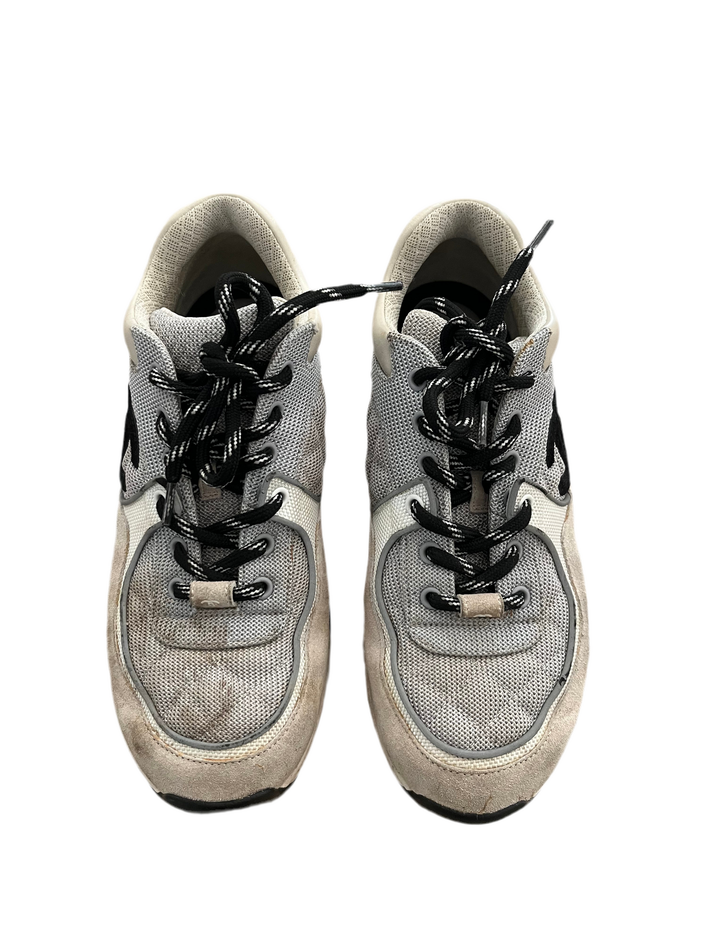 Chanel Interlocking CC Logo Leather Sneakers
Women's Size 8.5, 39