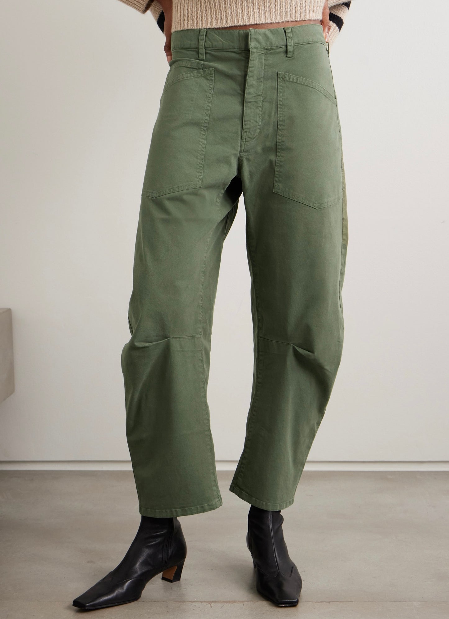 Nili Lotan Shon cotton-blend twill barrel-leg pants Green Pants, SIZE 0 (FITS OVERSIZED)  Size 28