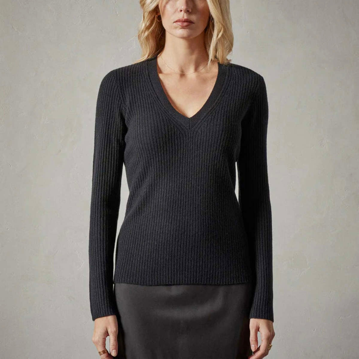 JAMES PERSE Black skinny ribbed recycled, cashmere sweater, Size 1