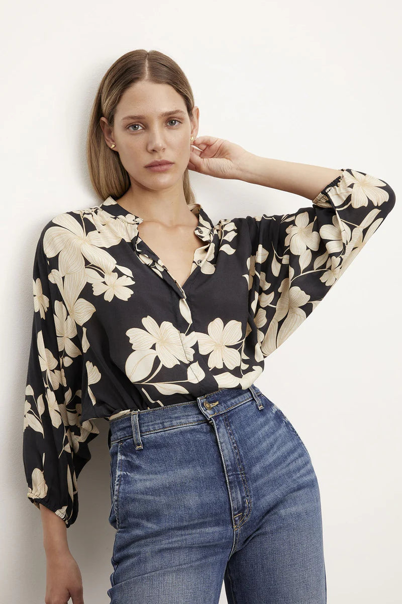 VELVET BY GRAHAM & SPENCER DESTINA 06 PRINTED TOP | DAYLILY, SMALL