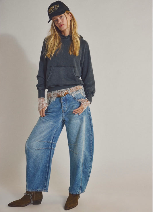 We The Free Good Luck Mid-Rise Barrel Jeans, Size 25 (fits like 28)