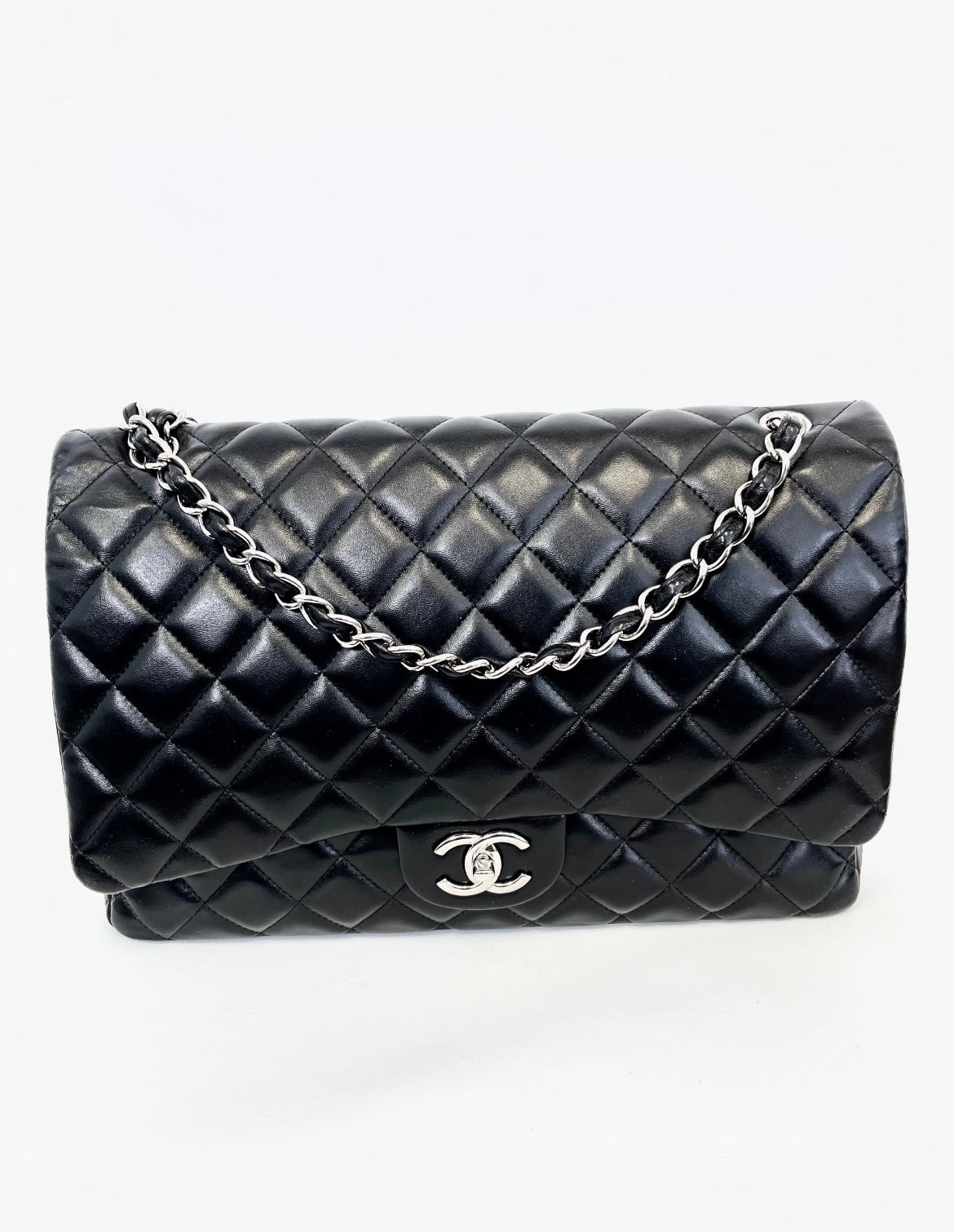 CHANEL CLASSIC MAXI DOUBLE FLAP HANDBAG